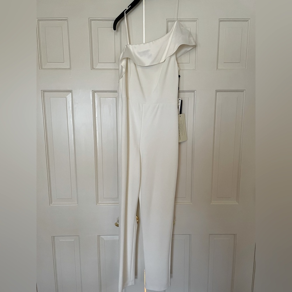 NWT Adrianna Papell Satin/Crepe One Shoulder Jumpsuit - size 2